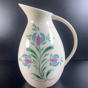 Lenox Pitcher